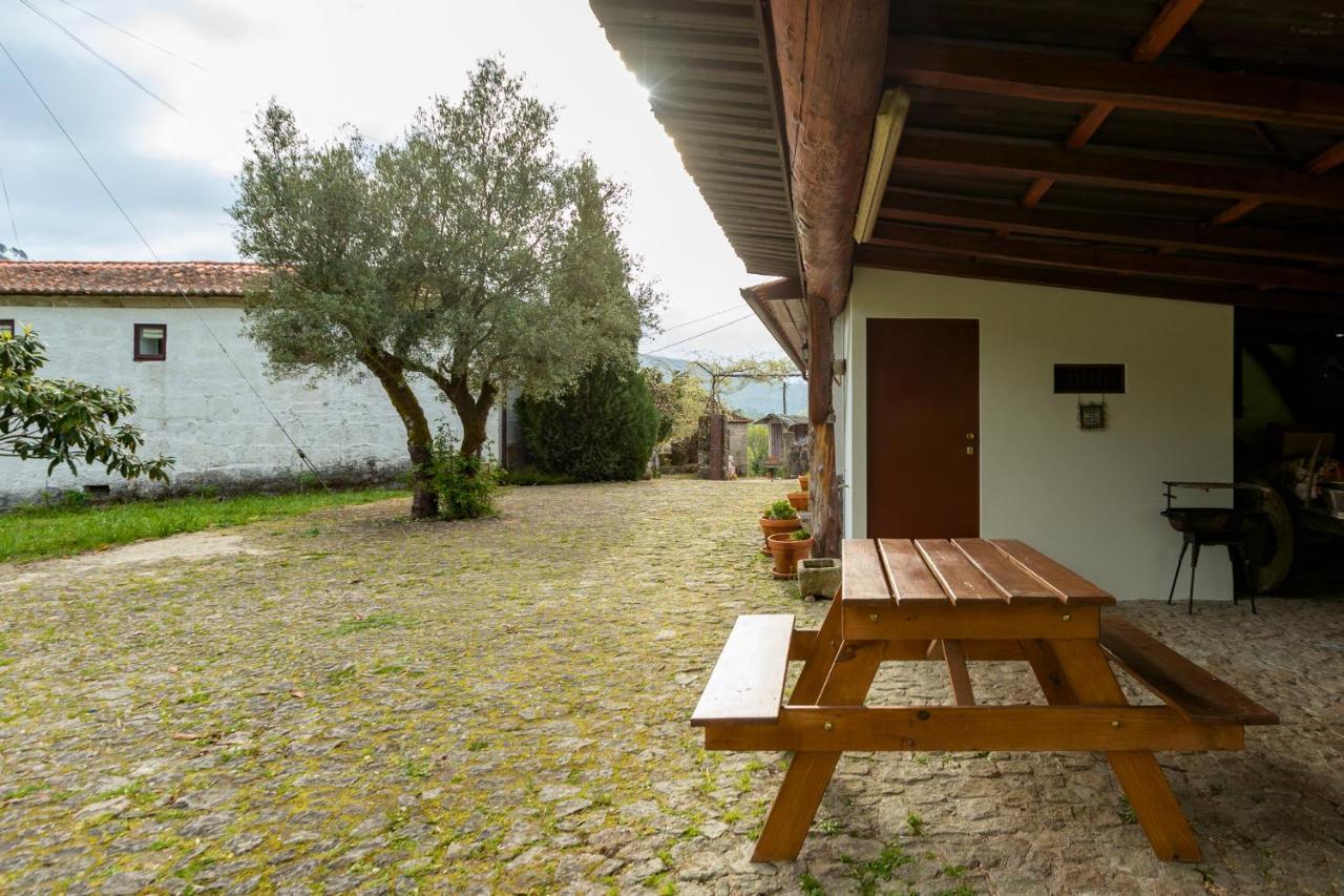 Gasthaus Casa Lavoura Em Requeixo Celorico De Basto Exterior foto
